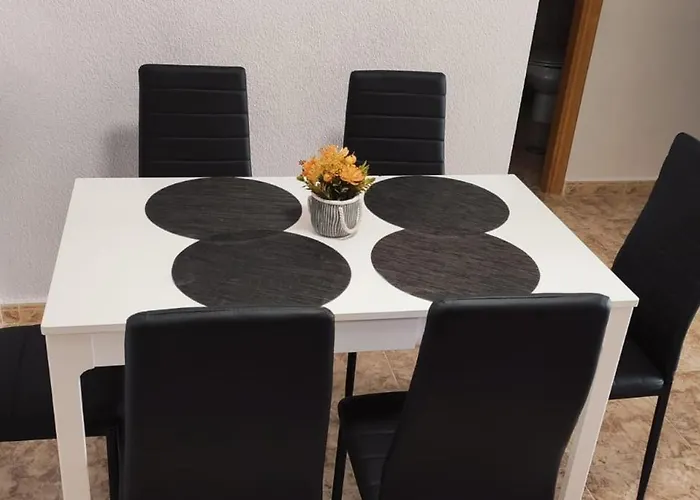 Apartment Calle Paralela Estocolmo 1, Two Bedrooms Near Locos And Consum Supermarket *