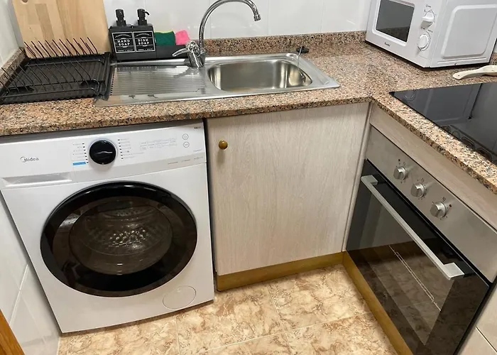 Calle Paralela Estocolmo 1, Two Bedrooms Near Locos And Consum Supermarket Apartment