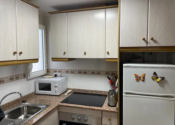 Calle Paralela Estocolmo 1, Two Bedrooms Near Locos And Consum Supermarket Apartment