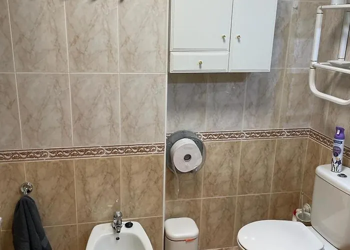 Calle Paralela Estocolmo 1, Two Bedrooms Near Locos And Consum Supermarket *