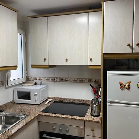 Calle Paralela Estocolmo 1, Two Bedrooms Near Locos And Consum Supermarket Apartment