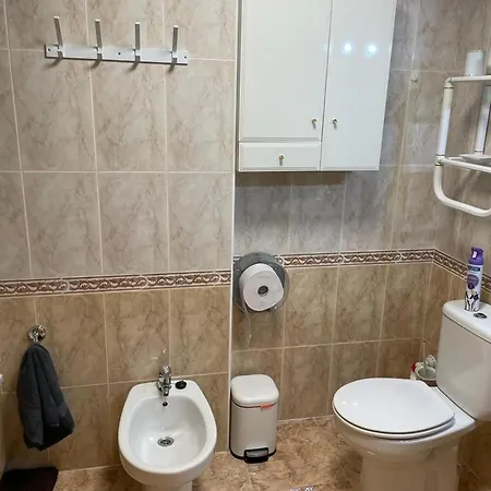 Calle Paralela Estocolmo 1, Two Bedrooms Near Locos And Consum Supermarket *