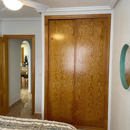 Calle Paralela Estocolmo 1, Two Bedrooms Near Locos And Consum Supermarket Apartment *