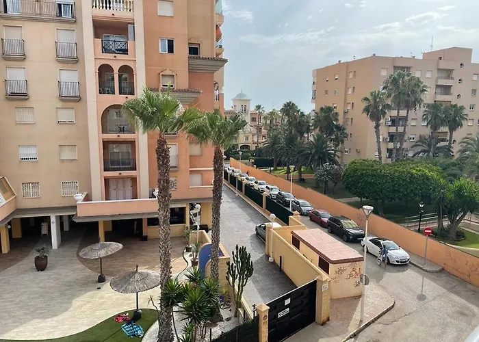 Calle Paralela Estocolmo 1, Two Bedrooms Near Locos And Consum Supermarket Appartement *